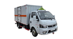 東風(fēng)2噸雜項危險物品廂式運輸車